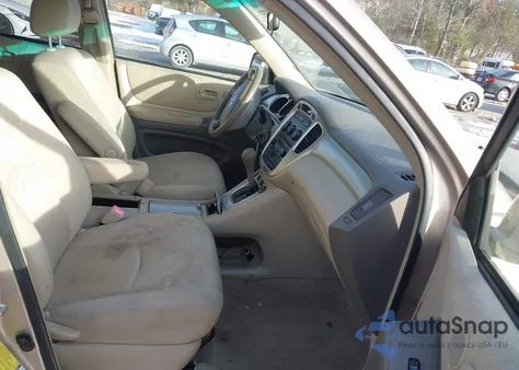 2006 Toyota Highlander V6 from USA, damaged, VIN JTEEP21A960145823